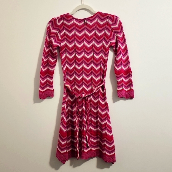 Simons Twik: Pink, fuscha, crochet dress for beach, day or night time. SizeSmall - Picture 3 of 4